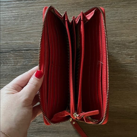 Kate Spade Vibrant Red Zip Multi Pocket Wallet - Picture 3 of 6